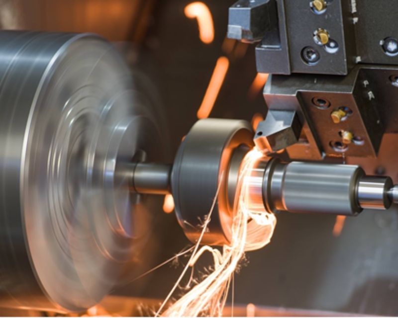 Gia công CNC giúp rút ngắn thời gian sản xuất, giảm nhân công và vật liệu lãng phí. 