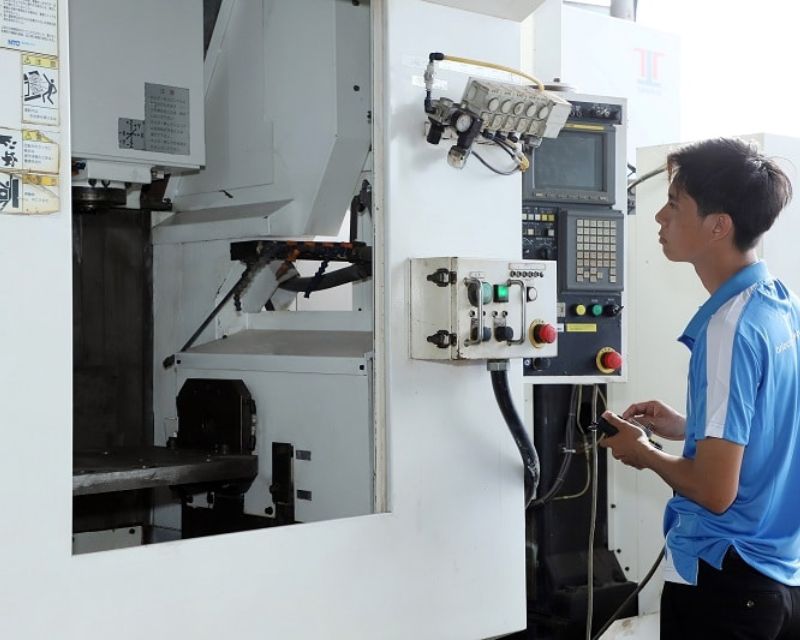 Kỹ sư CNC tại Chương Mỹ tư vấn lựa chọn vật liệu và công nghệ cắt phù hợp