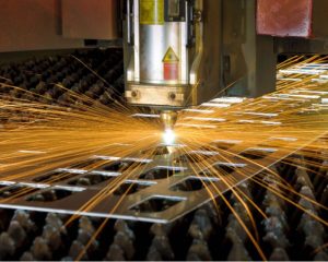 Lập trình máy CNC để cắt chính xác từng chi tiết