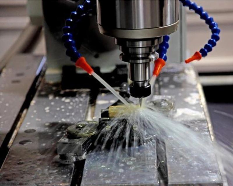 Máy laser, plasma, router CNC hoạt động chính xác, thực hiện cắt kim loại và phi kim loại với độ hoàn thiện cao